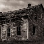 Fantasmas habitam casas em ruínas, não as em construção