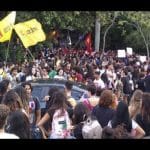 10 mil protestam contra cortes na UFF, em Niterói